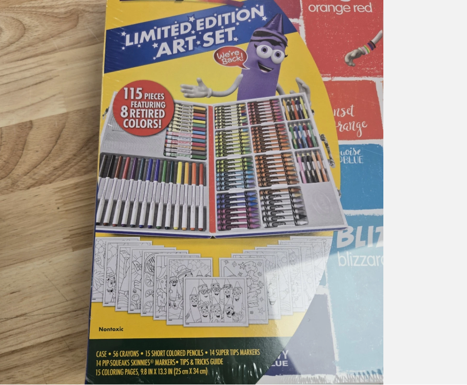 Crayola Limited Edition 115-Piece Coloring Art Set