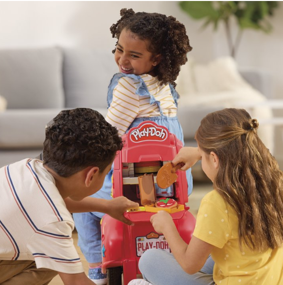 Play-Doh Pizza Delivery Scooter Ride-On Playset Toy