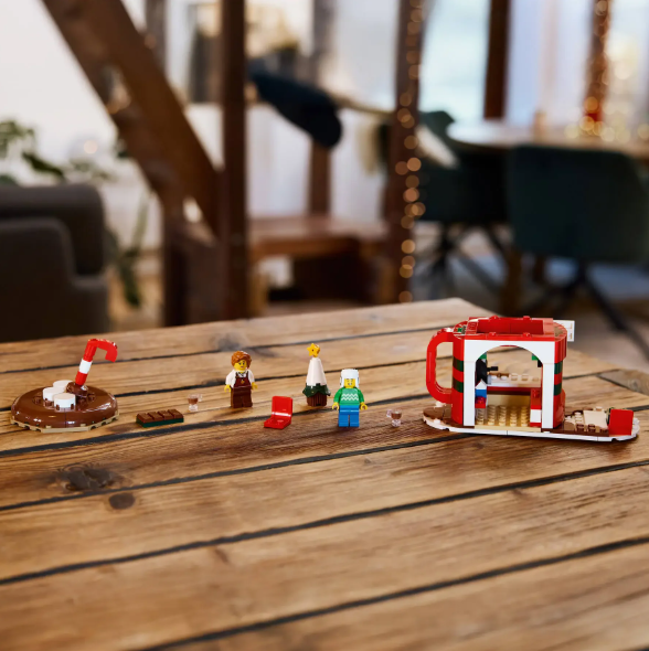 LEGO Hot Chocolate Stand Building Set 40776, 256pcs
